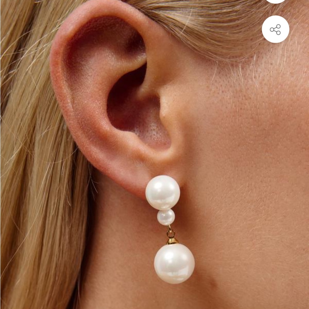 AMÈLIE GEORGE PEARL DROP EARRINGS